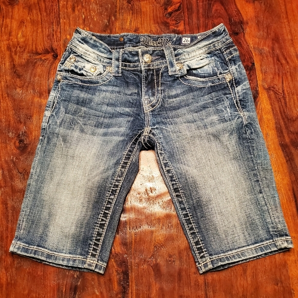 Miss Me Bermuda Shorts - Picture 2 of 5